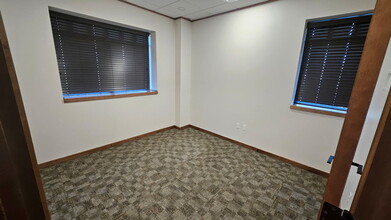 502 N State St, Big Rapids, MI à louer Photo intérieure– Image 1 sur 10