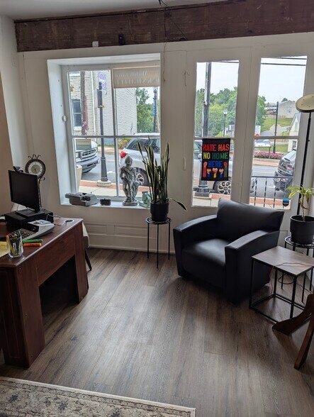 123 W Main St, Middletown, MD à louer - Photo de l’immeuble – Image 3 sur 22