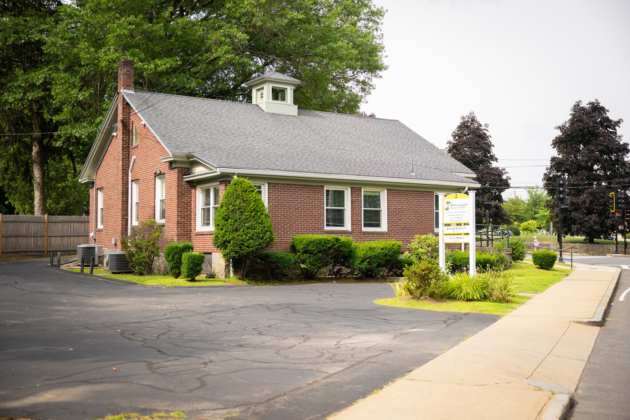 2 Reedsdale Road, Milton, MA à vendre Photo de l’immeuble– Image 1 sur 13