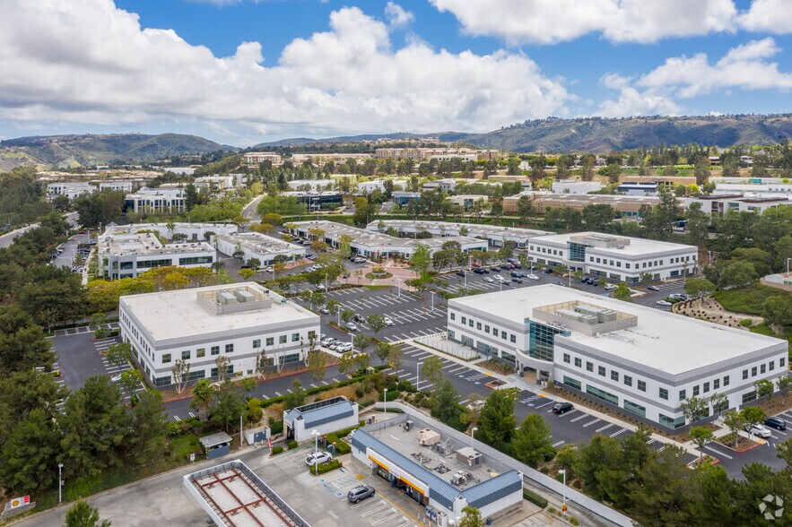 27111 Aliso Creek Rd, Aliso Viejo, CA à louer - Aérien – Image 3 sur 6