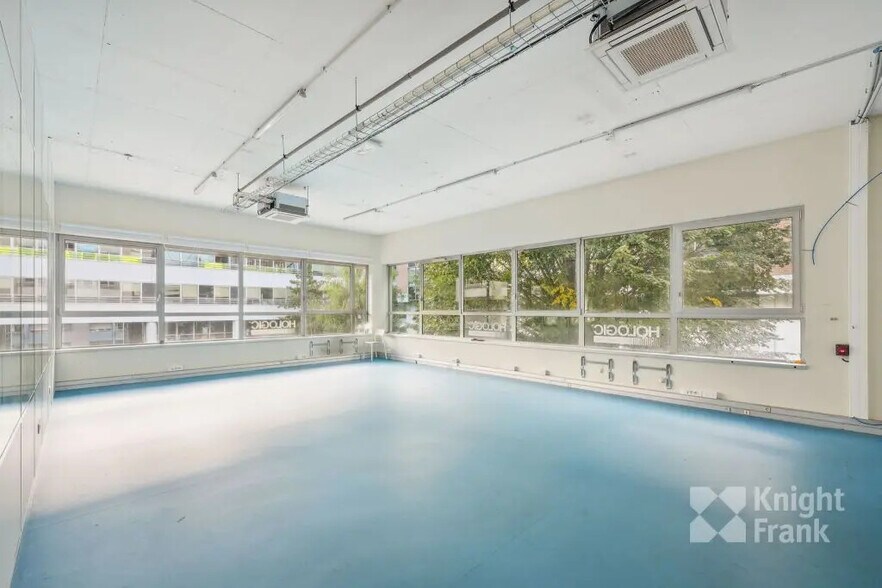 172 Rue De Charonne, Paris à louer - Photo de l’immeuble – Image 3 sur 13