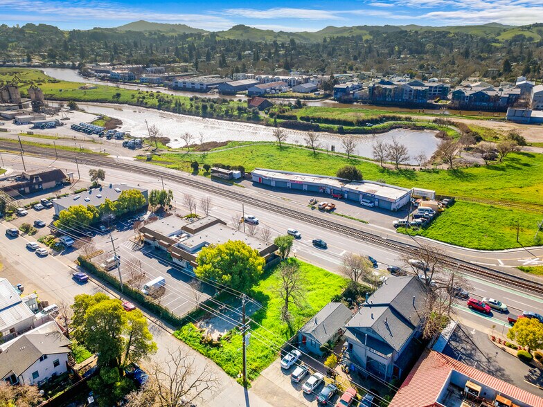 315 Lakeville St, Petaluma, CA à vendre - Photo de l’immeuble – Image 3 sur 15
