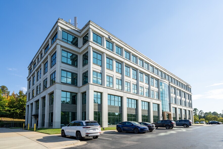 8081 Arco Corporate Dr, Raleigh, NC à louer - Photo de l’immeuble – Image 2 sur 9
