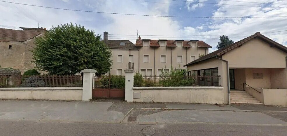 Bureau dans Saint-Rémy à vendre - Photo de l’immeuble – Image 2 sur 8