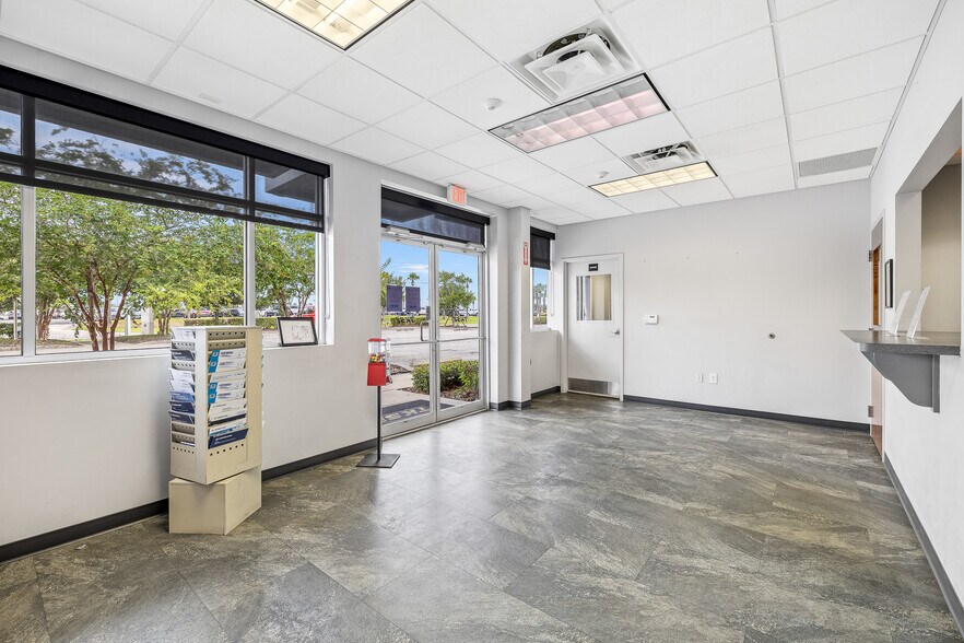 9707 Bachman Rd, Orlando, FL à louer - Photo de l’immeuble – Image 3 sur 21