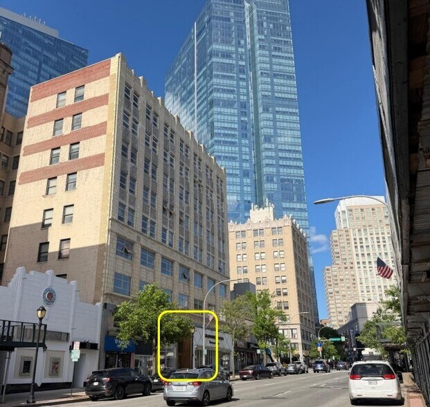 175 Main St, White Plains, NY à louer - Photo de l’immeuble – Image 2 sur 2
