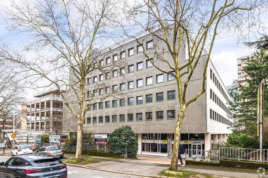 50 Avenue François Arago, Nanterre à louer - Photo de l’immeuble – Image 2 sur 2