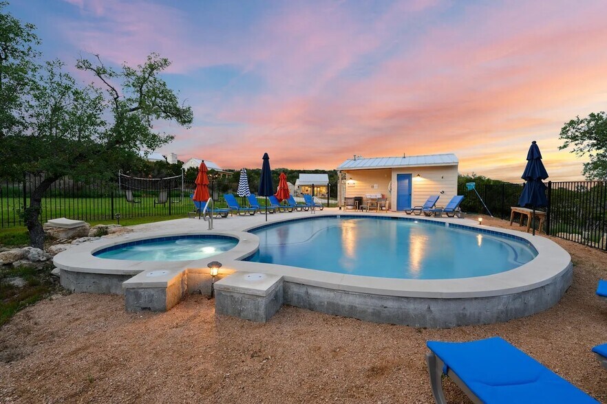 7400 McGregor Ln, Dripping Springs, TX à vendre - Photo de l’immeuble – Image 3 sur 16