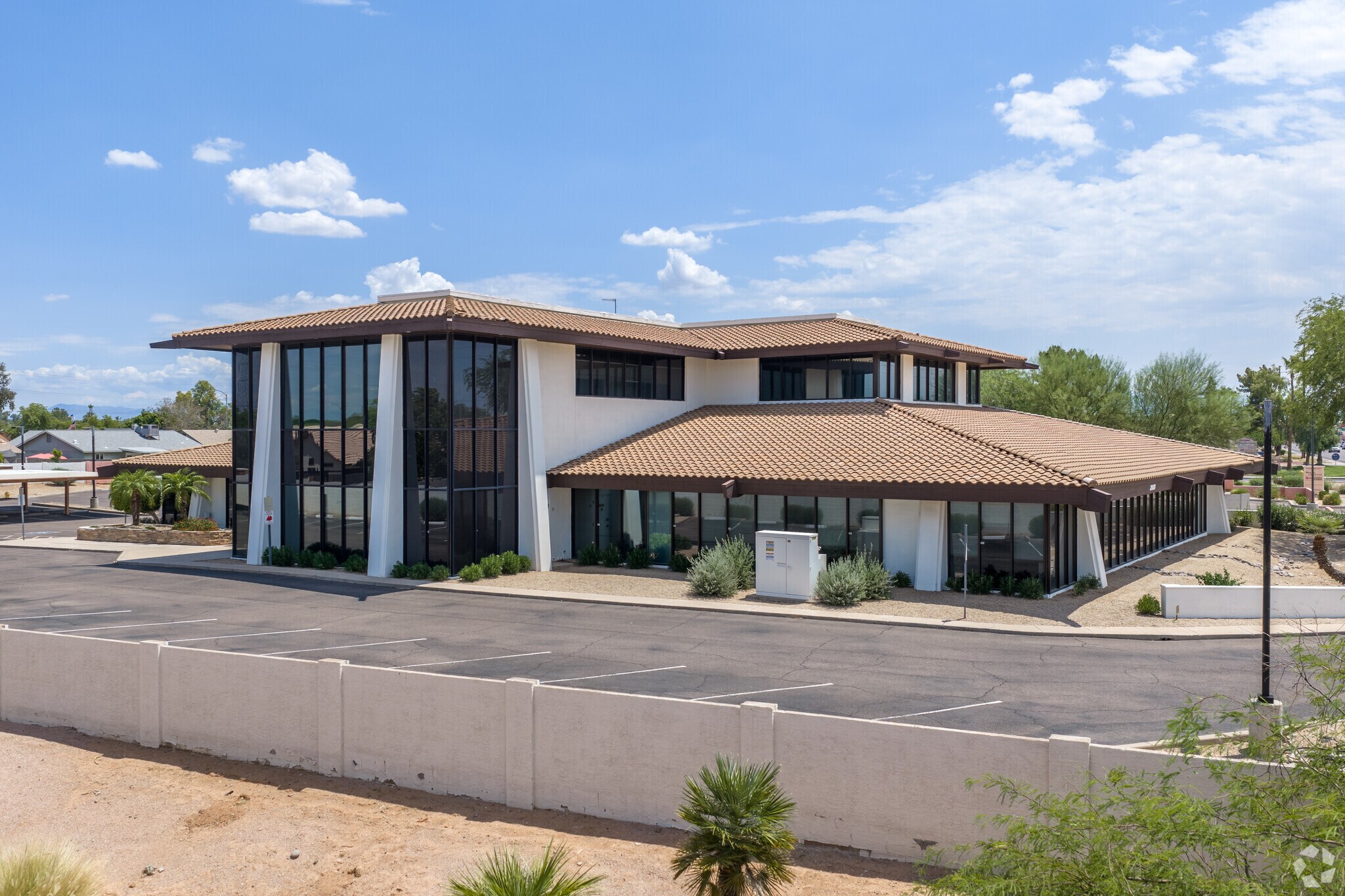 2610 E University Dr, Mesa, AZ à louer Photo principale– Image 1 sur 6