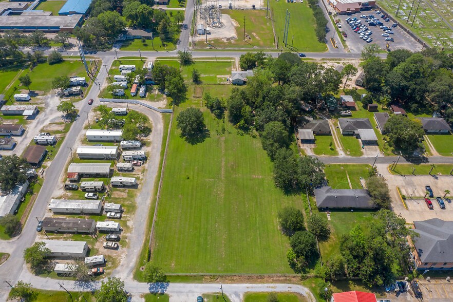 509 Henning Dr, Sulphur, LA à vendre - Aérien – Image 1 sur 2