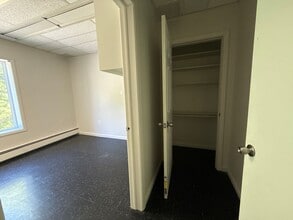 25701 N Lakeland Blvd, Cleveland, OH à vendre Photo intérieure– Image 1 sur 2