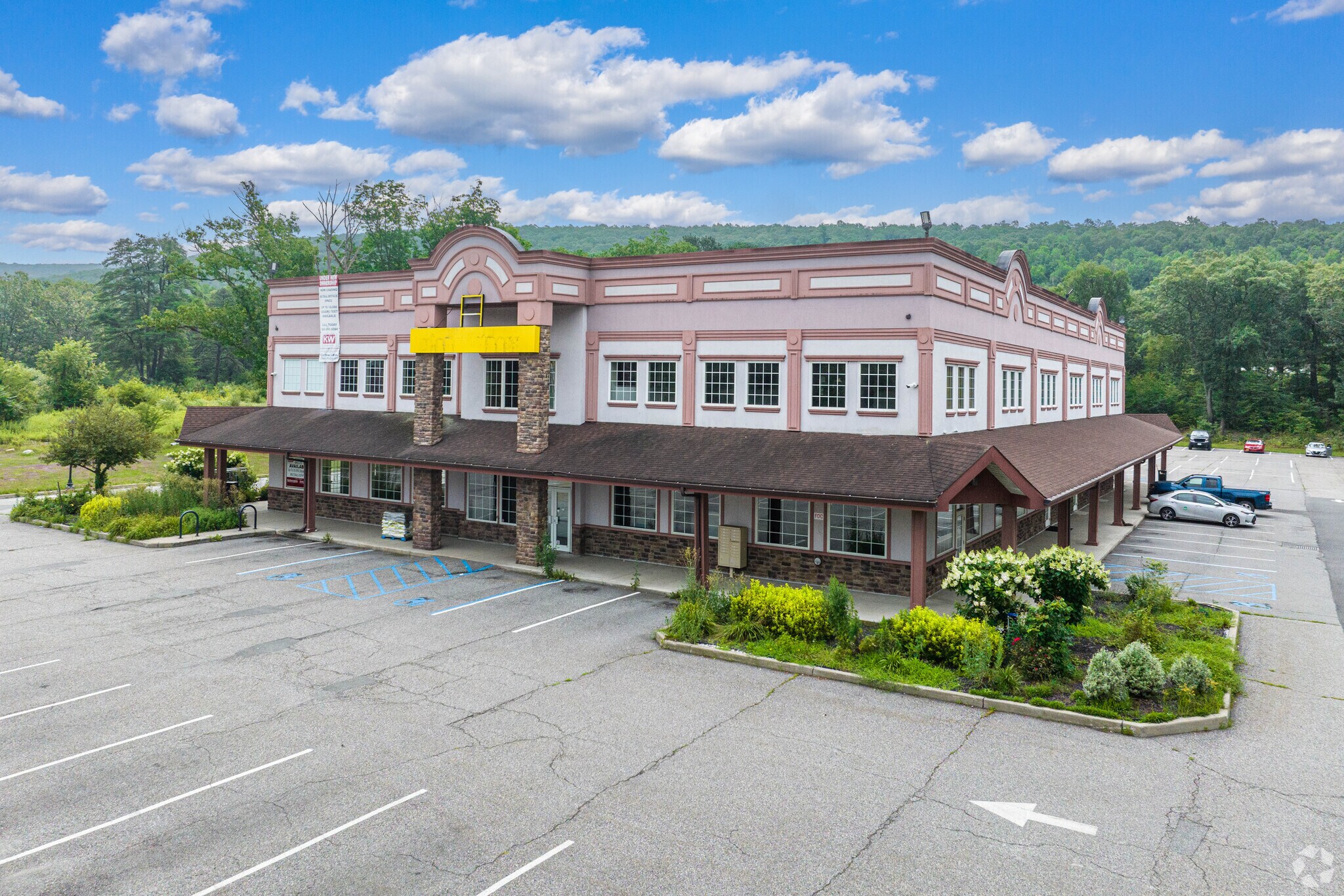 22 US Highway 6, Port Jervis, NY à louer Photo principale– Image 1 sur 33