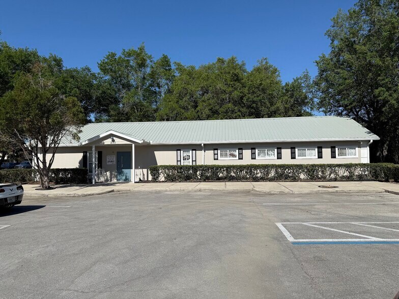 3120 SW 27th Ave, Ocala, FL à louer - Photo de l’immeuble – Image 1 sur 13