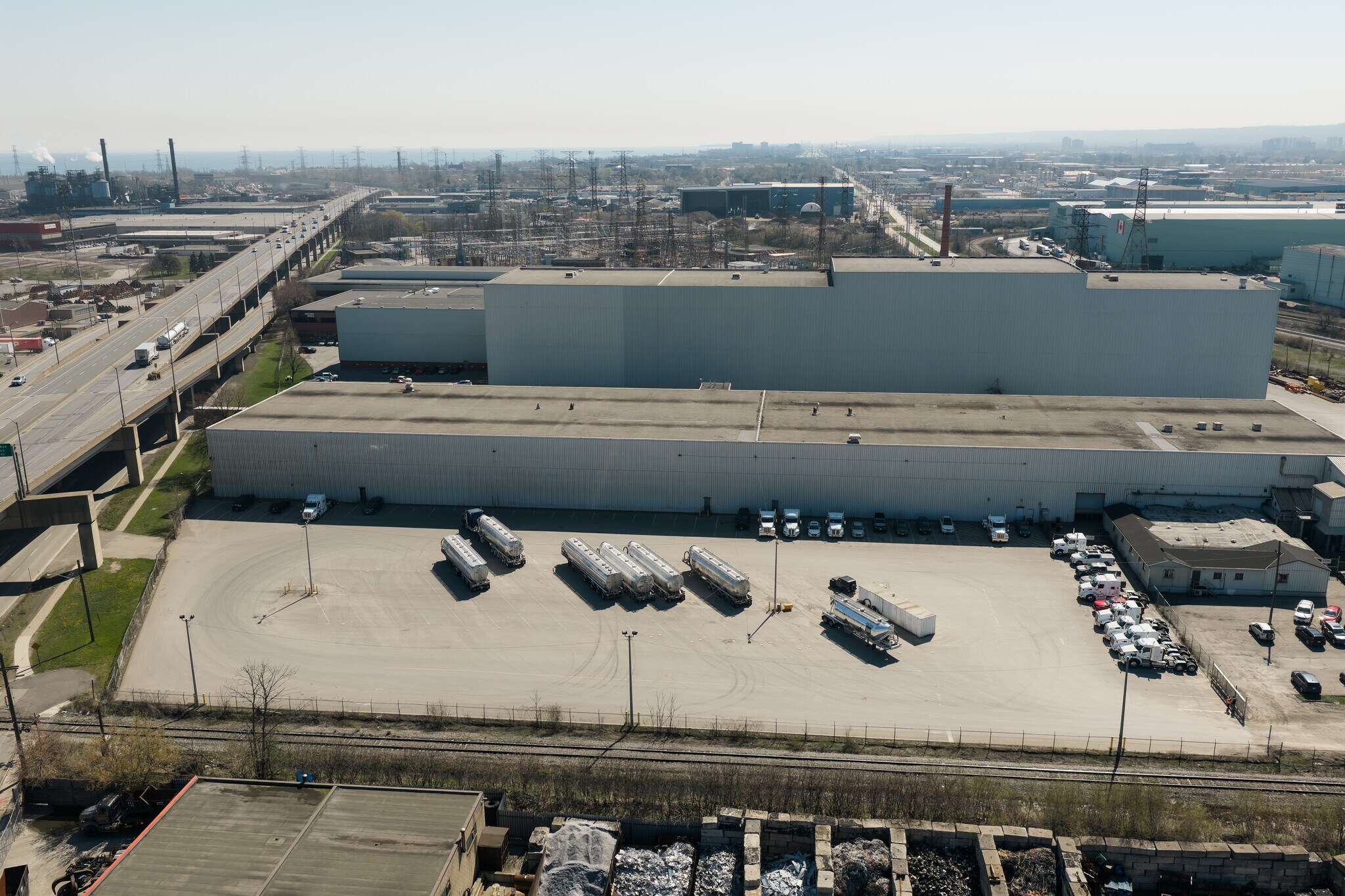1632 Burlington Street East St, Hamilton, ON à louer Photo principale– Image 1 sur 9