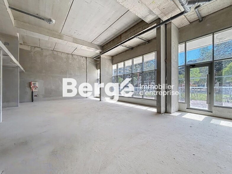 990 Avenue Du Général De Gaulle, Saint-Laurent-du-Var à vendre - Photo de l’immeuble – Image 2 sur 10