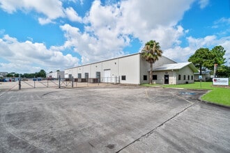 5119 Hiltonview Rd, Houston, TX à louer Photo de l’immeuble– Image 1 sur 8