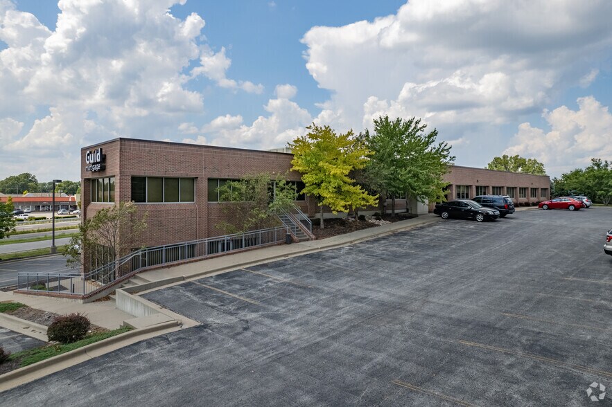 255 NW Blue Pky, Lees Summit, MO à vendre - Photo de l’immeuble – Image 3 sur 6