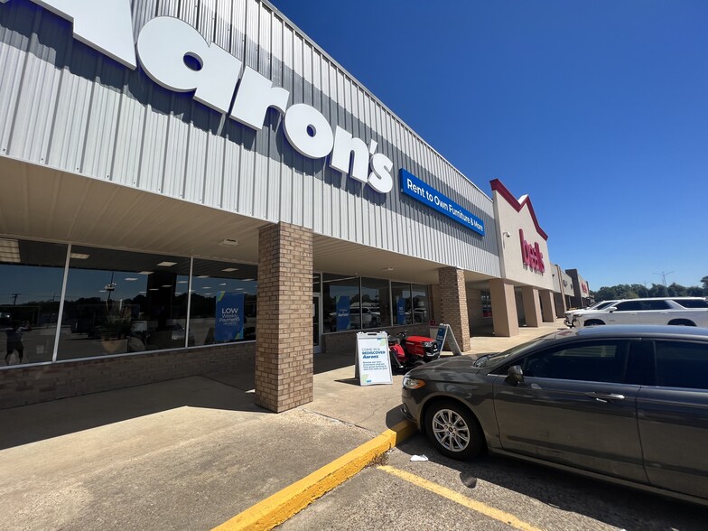 2321 N Main St, Liberty, TX à louer - Photo de l’immeuble – Image 3 sur 7
