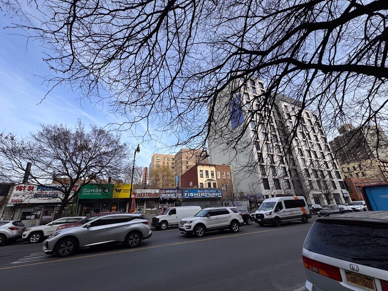 279 E 161st St, Bronx, NY à louer - Photo de l’immeuble – Image 2 sur 2