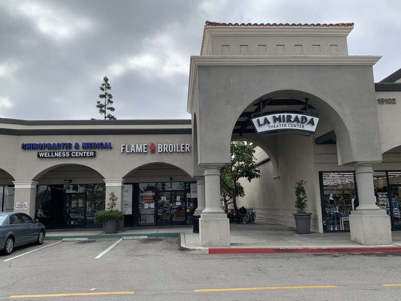 15058-15088 Rosecrans Ave, La Mirada, CA à louer - Photo de l’immeuble – Image 3 sur 4