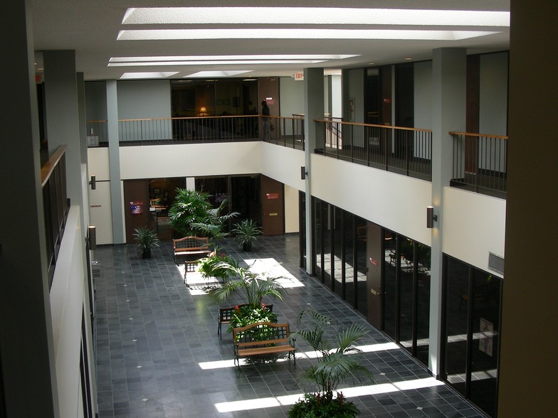 909 Dairy Ashford Rd, Houston, TX à louer - Photo intérieure – Image 3 sur 14