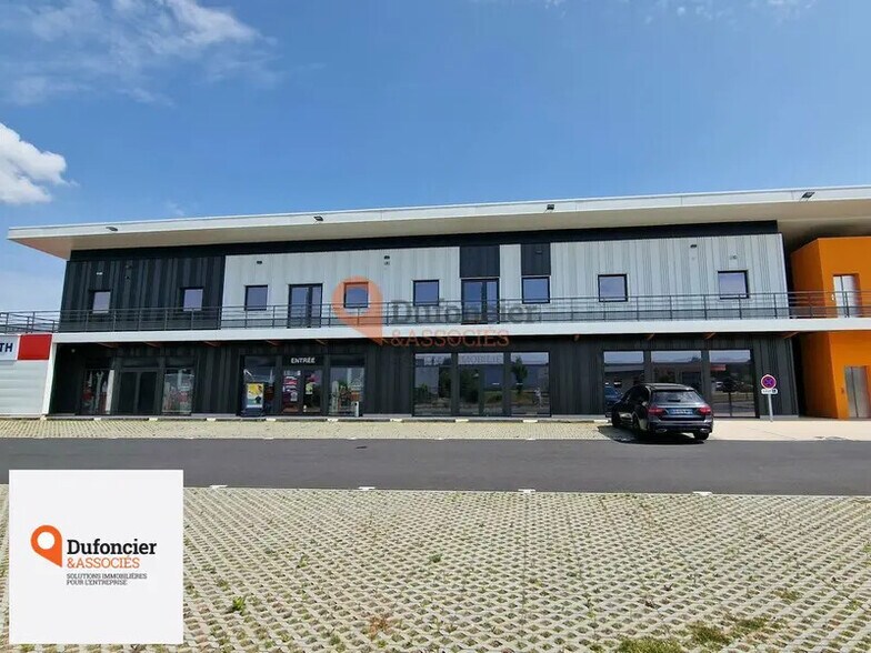 Bureau dans Poitiers à louer - Photo de l’immeuble – Image 2 sur 8