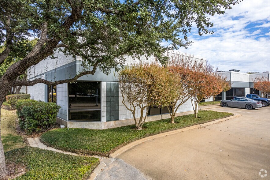 1800 N Glenville Dr, Richardson, TX à louer - Photo principale – Image 3 sur 3