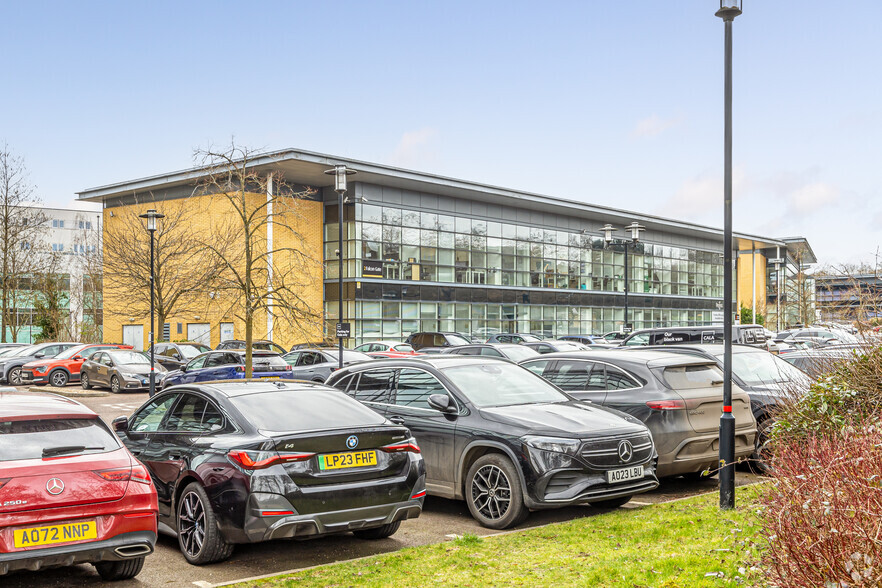 Falcon Way, Welwyn Garden City à louer - Photo de l’immeuble – Image 3 sur 12