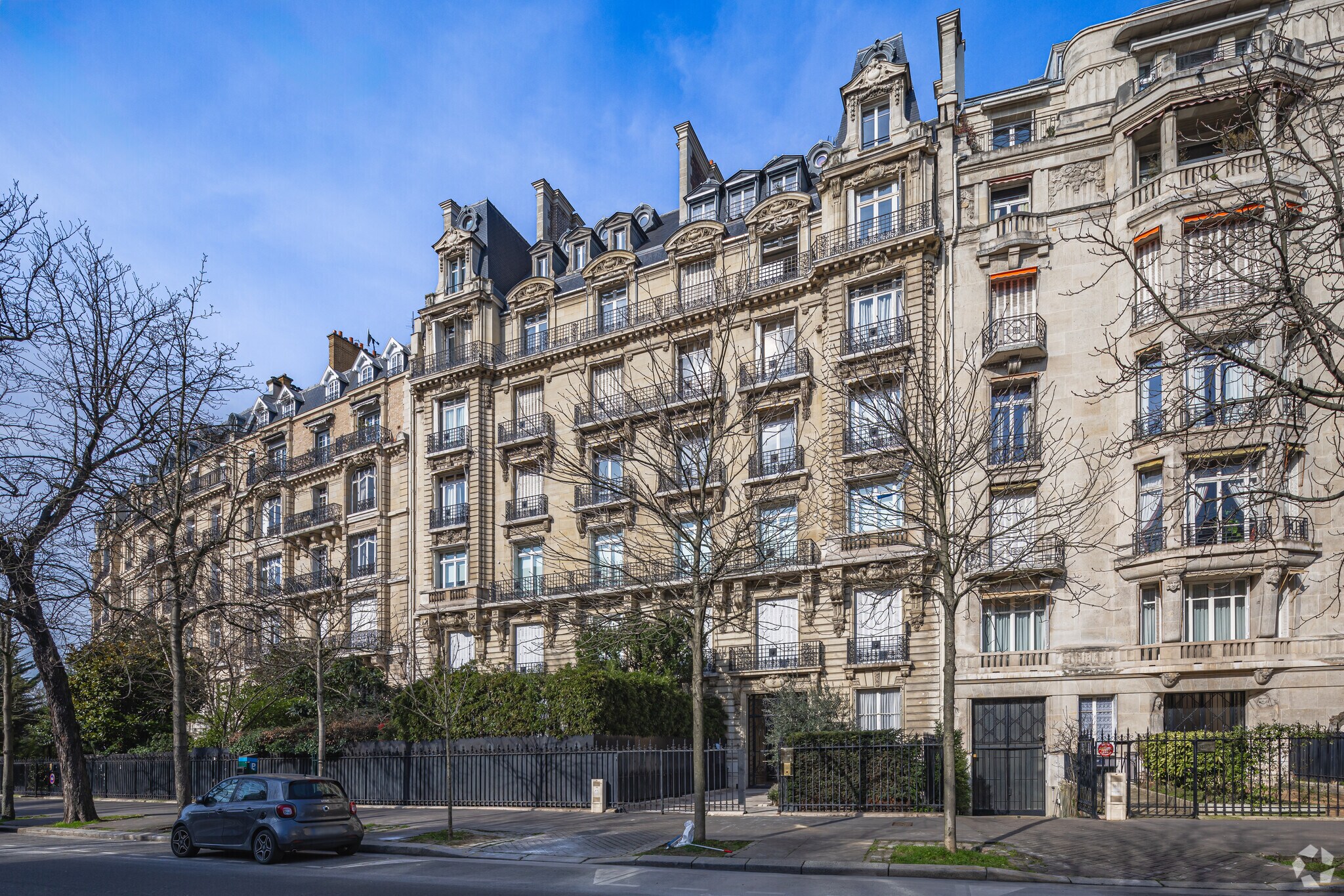 Immeuble residentiel dans Paris à vendre Photo de l’immeuble– Image 1 sur 8