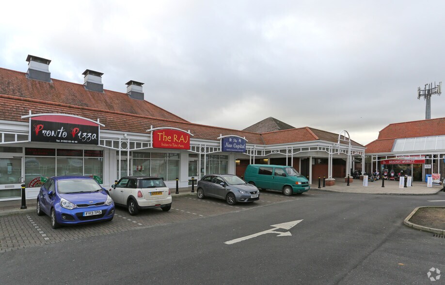 Birchwood Ave, Lincoln à louer - Photo de l’immeuble – Image 2 sur 10