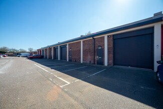Plus de détails pour Glenville Mews, Londres - Industriel/Logistique à louer