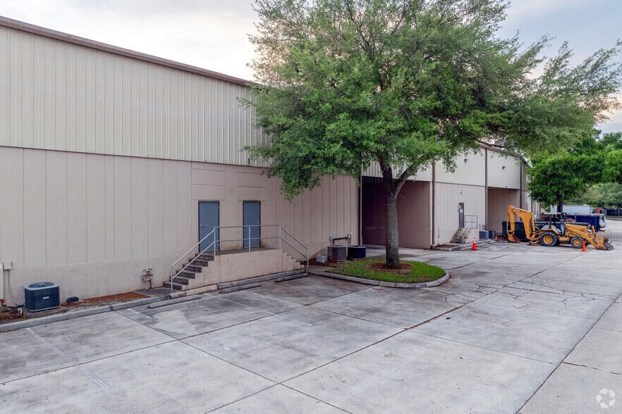 830 S Ronald Reagan Blvd, Longwood, FL à louer - Photo de l’immeuble – Image 3 sur 45