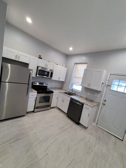 2635 N Calvert St, Baltimore, MD à vendre - Photo intérieure – Image 2 sur 48