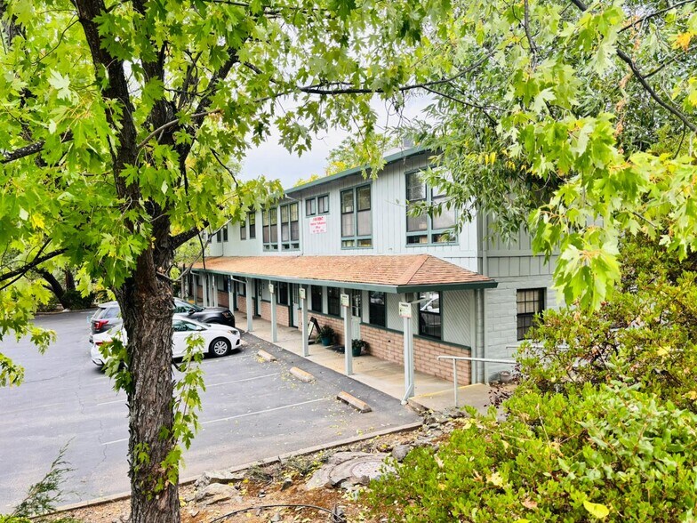 571 Stanislaus Ave, Angels Camp, CA à vendre - Photo de l’immeuble – Image 2 sur 6