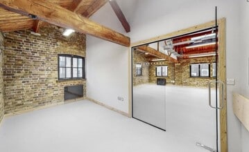 13 Mill St, Londres à louer Photo intérieure– Image 2 sur 10