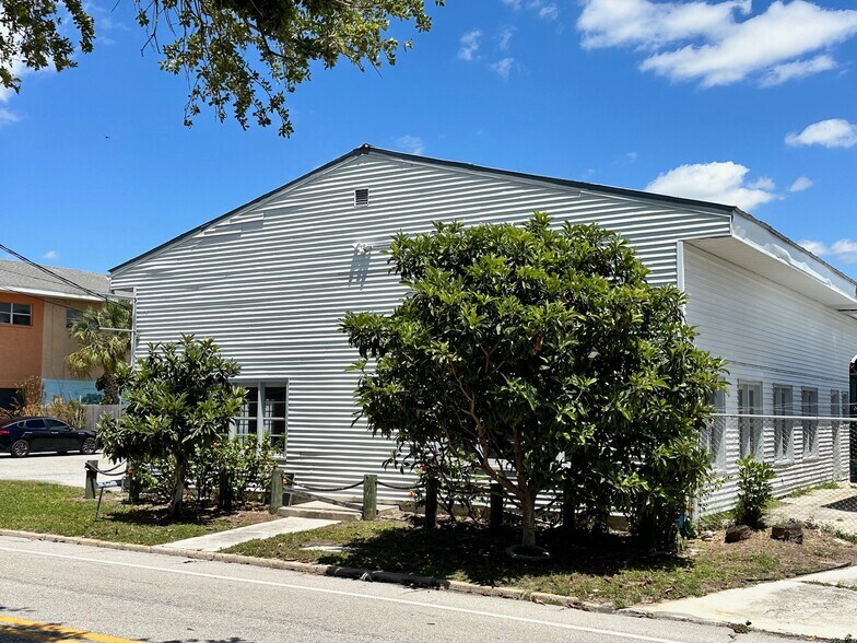 1236 Central Ave, Sarasota, FL à louer - Photo principale – Image 1 sur 8