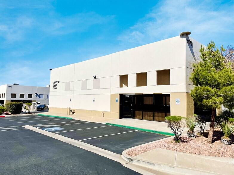 1168-1170 Center Point Dr, Henderson, NV à vendre - Photo principale – Image 1 sur 40