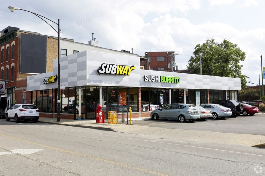 1751 N Sheffield Ave, Chicago, IL à louer - Photo de l’immeuble – Image 2 sur 7