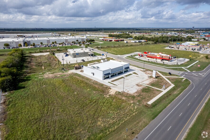 State Hwy 46 & Best Dr, Seguin, TX à louer - Aérien – Image 3 sur 7