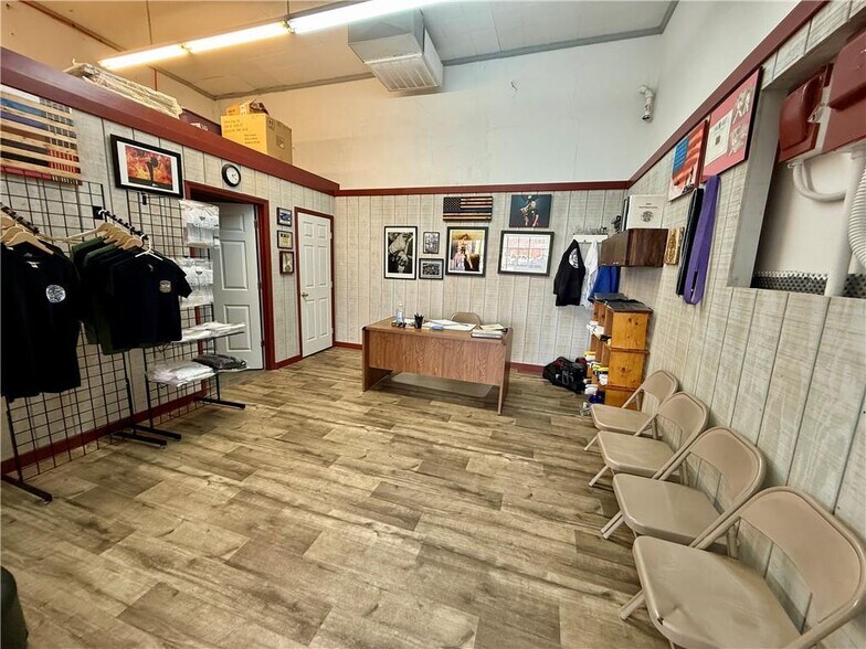 106 E Murphy, Madison, NC à vendre - Photo de l’immeuble – Image 3 sur 7