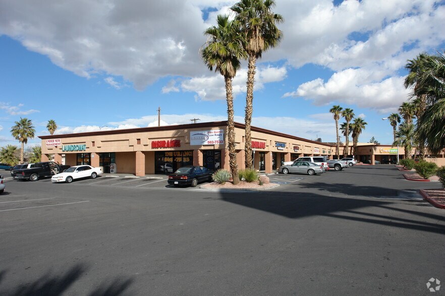 1205 E Sahara Ave, Las Vegas, NV à louer - Photo de l’immeuble – Image 3 sur 6