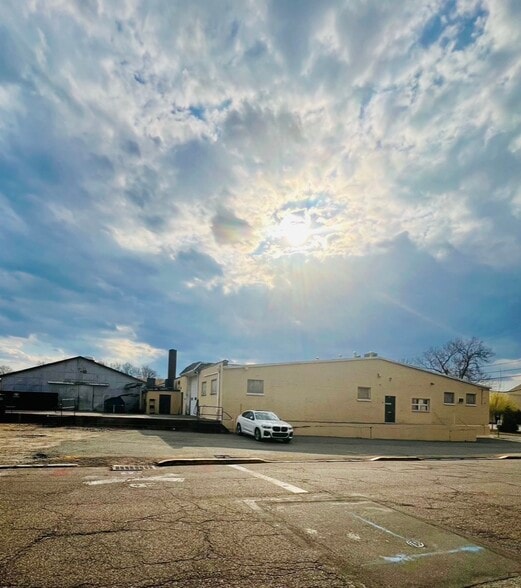 436 Central Ave, East Rutherford, NJ à vendre - Photo de l’immeuble – Image 1 sur 1