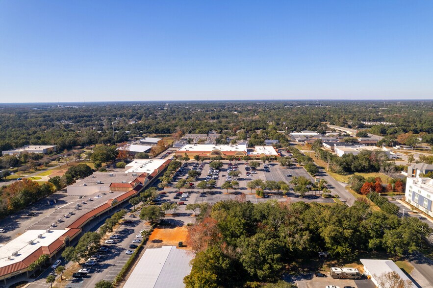 6601 N Davis Hwy, Pensacola, FL à louer - Photo de l’immeuble – Image 3 sur 13