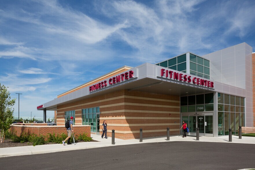 7100 Graphics Way, Lewis Center, OH à louer - Photo de l’immeuble – Image 3 sur 6