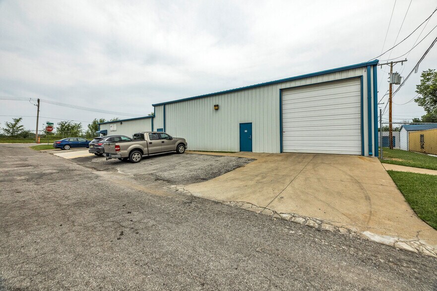 1113 Utica St, Tulsa, OK à vendre - Photo de l’immeuble – Image 2 sur 35