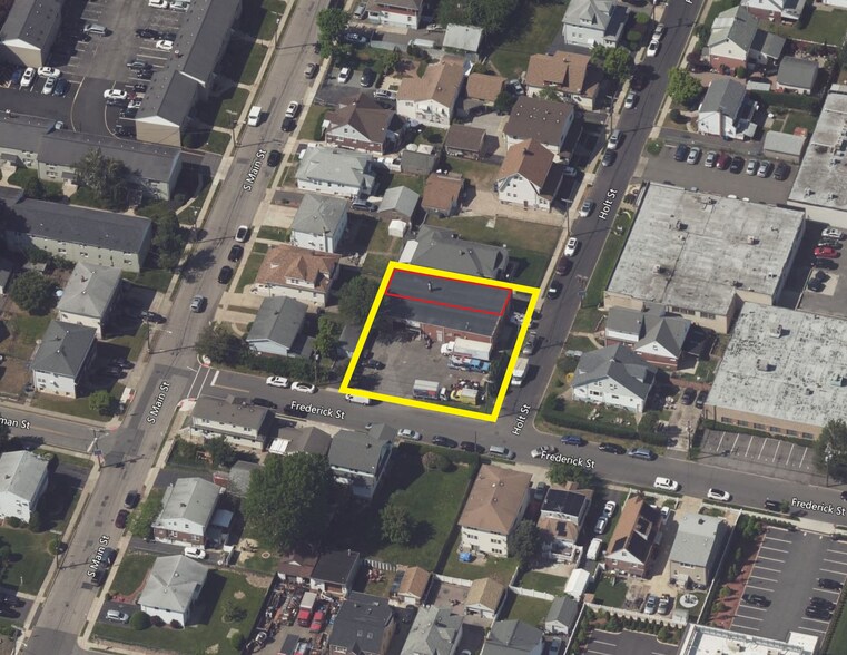 209 Holt St, Hackensack, NJ à louer - Photo de l’immeuble – Image 1 sur 3