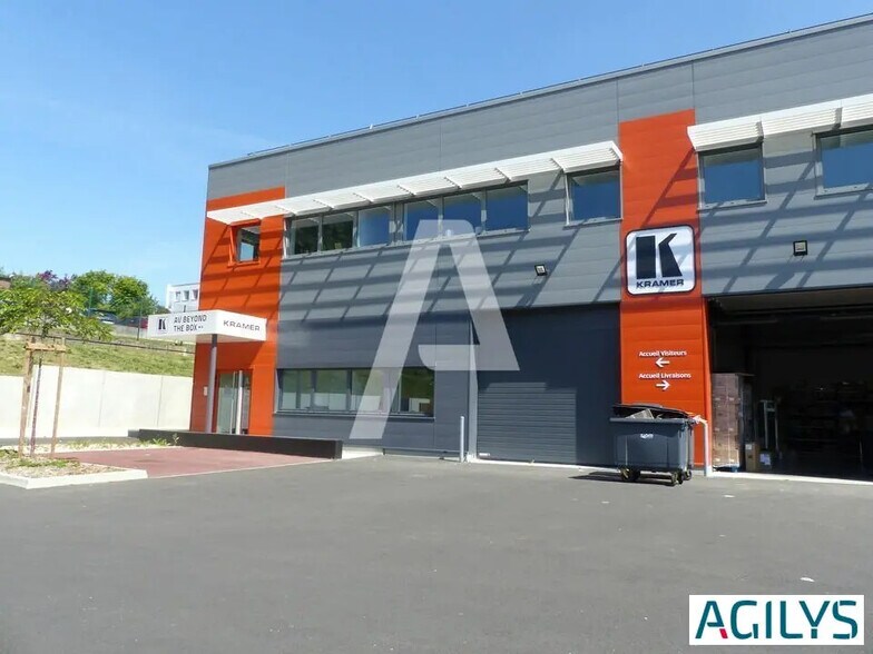 Local d’activités dans Palaiseau à louer - Photo de l’immeuble – Image 3 sur 7