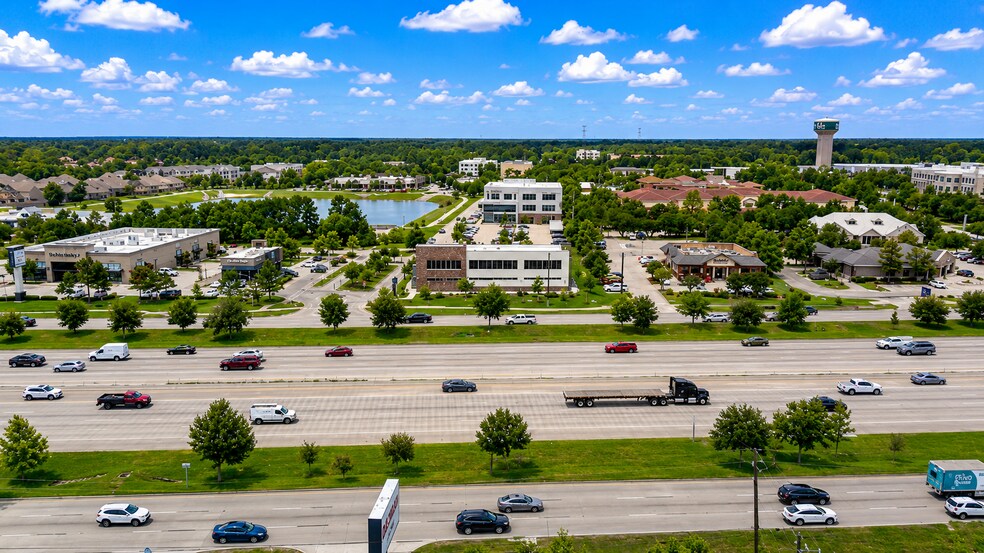 18386 I45, Shenandoah, TX à louer - Photo de l’immeuble – Image 3 sur 7