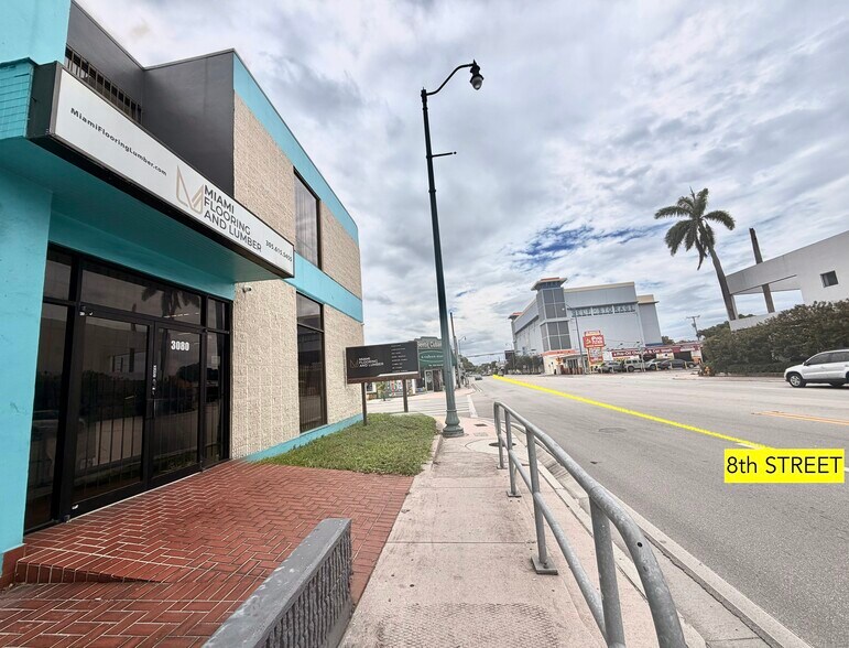 3090 SW 8th St, Miami, FL à louer - Photo de l’immeuble – Image 2 sur 46