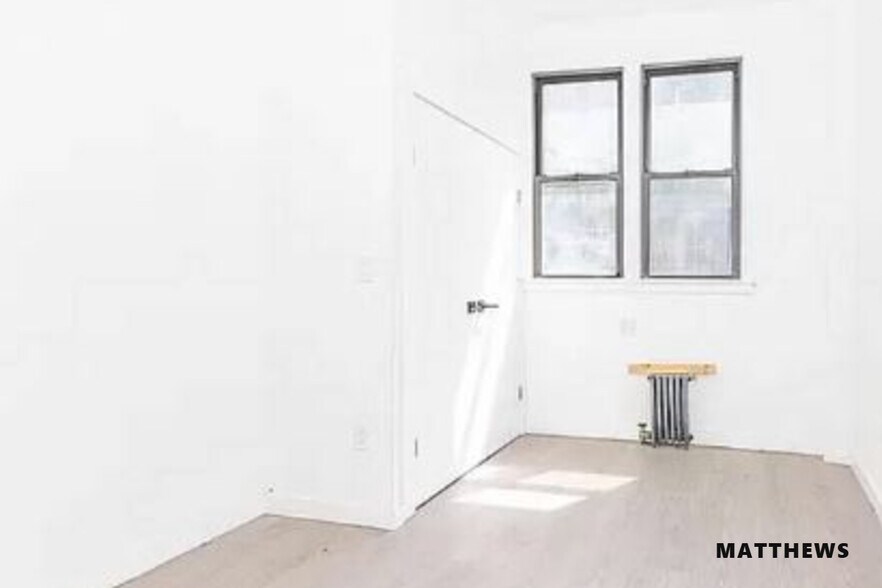 1511 DeKalb Ave, Brooklyn, NY à vendre - Photo de l’immeuble – Image 3 sur 5